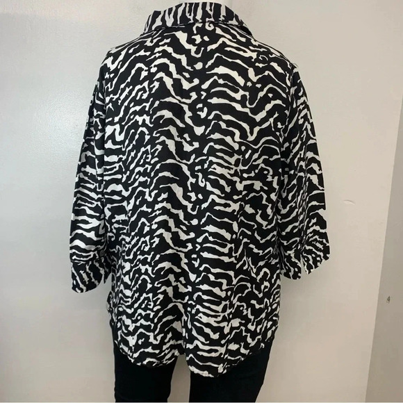 East 5th‎ Womans Blouse Top Size 3X  Linen Rayon Black White Zebra Print  Button - Picture 6 of 12